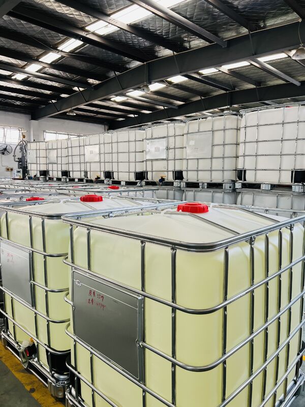 Flash Point 135°C Epoxy Resin with Good Water Resistance and 30-45 Minutes Working Time for Marine Coatings